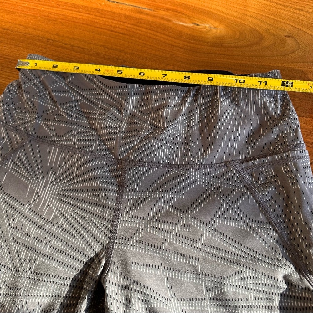 Sweaty Betty Power Pocket Workout 7/8 Legging- Moonrock Purple Palm Prin… - Picture 9 of 14